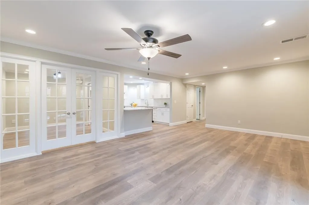 6520 Roswell Road Unit 32, Sandy Springs, Georgia 30328, 2 Bedrooms Bedrooms, ,2 BathroomsBathrooms,Residential,Sold,6520 Roswell Road Unit 32,6839132