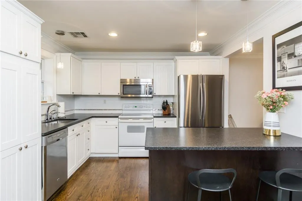 301 Masons Creek Circle, Atlanta, Georgia 30350, 3 Bedrooms Bedrooms, ,2 BathroomsBathrooms,Residential,Sold,301 Masons Creek Circle,5969024