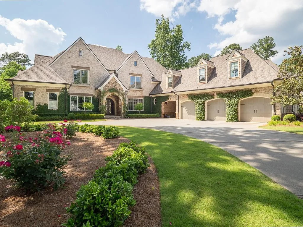 4556 Stella Drive, Atlanta, Georgia 30327, 6 Bedrooms Bedrooms, ,5 BathroomsBathrooms,Residential,Sold,4556 Stella Drive,6605258