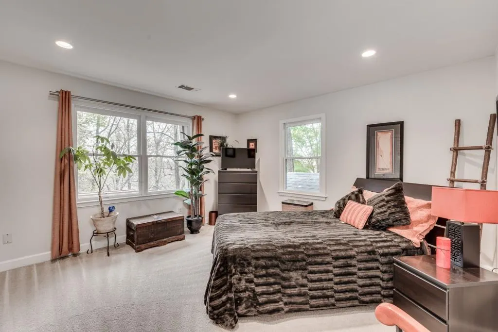 160 Huntcliff Point, Sandy Springs, Georgia 30350, 4 Bedrooms Bedrooms, ,4 BathroomsBathrooms,Residential,Sold,160 Huntcliff Point,6098338