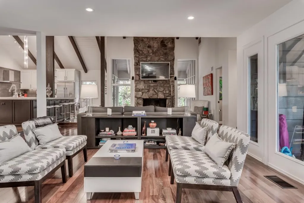 160 Huntcliff Point, Sandy Springs, Georgia 30350, 4 Bedrooms Bedrooms, ,4 BathroomsBathrooms,Residential,Sold,160 Huntcliff Point,6098338