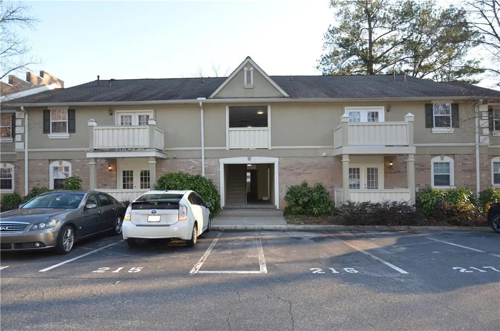 6900 Roswell Road Unit Q27, Atlanta, Georgia 30328, 2 Bedrooms Bedrooms, ,2 BathroomsBathrooms,Residential,Sold,6900 Roswell Road Unit Q27,6662707