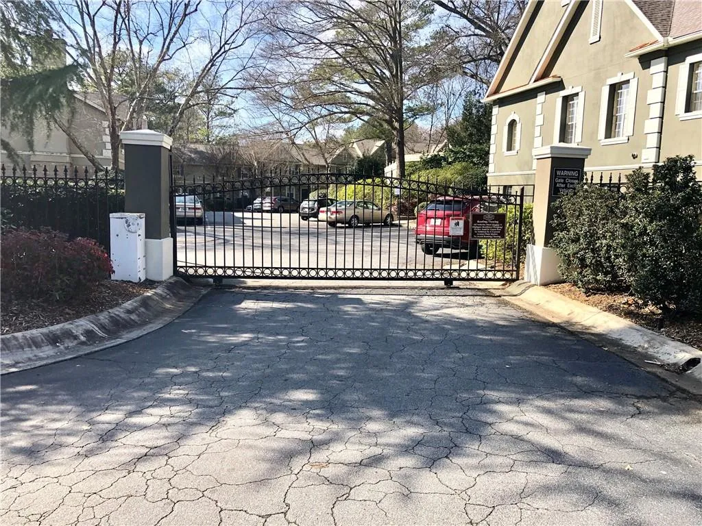6900 Roswell Road Unit Q27, Atlanta, Georgia 30328, 2 Bedrooms Bedrooms, ,2 BathroomsBathrooms,Residential,Sold,6900 Roswell Road Unit Q27,6662707