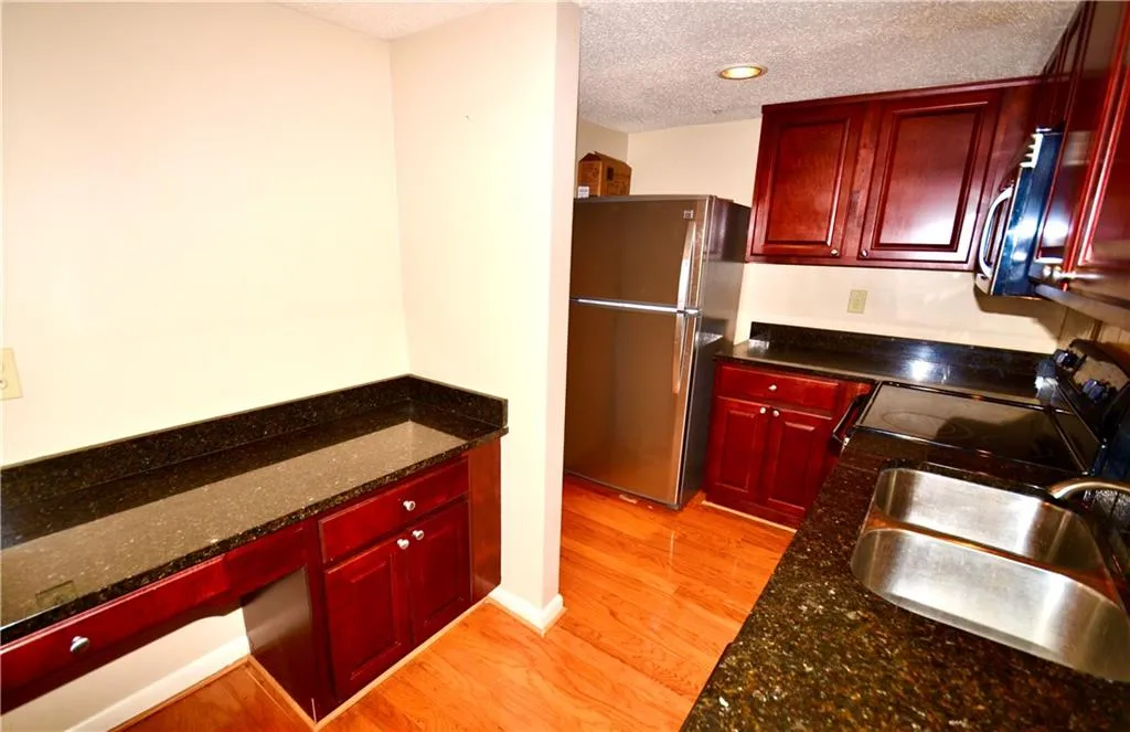 6900 Roswell Road Unit Q27, Atlanta, Georgia 30328, 2 Bedrooms Bedrooms, ,2 BathroomsBathrooms,Residential,Sold,6900 Roswell Road Unit Q27,6662707