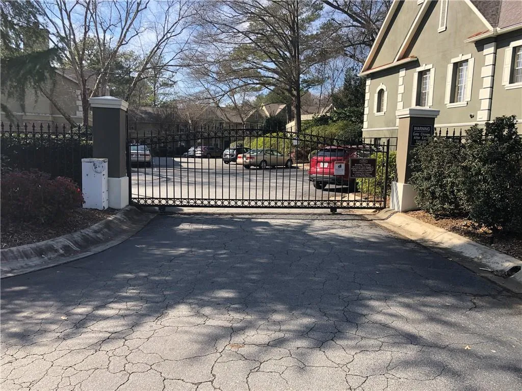 6900 Roswell Road Unit Q27, Atlanta, Georgia 30328, 2 Bedrooms Bedrooms, ,2 BathroomsBathrooms,Residential,Sold,6900 Roswell Road Unit Q27,6662707