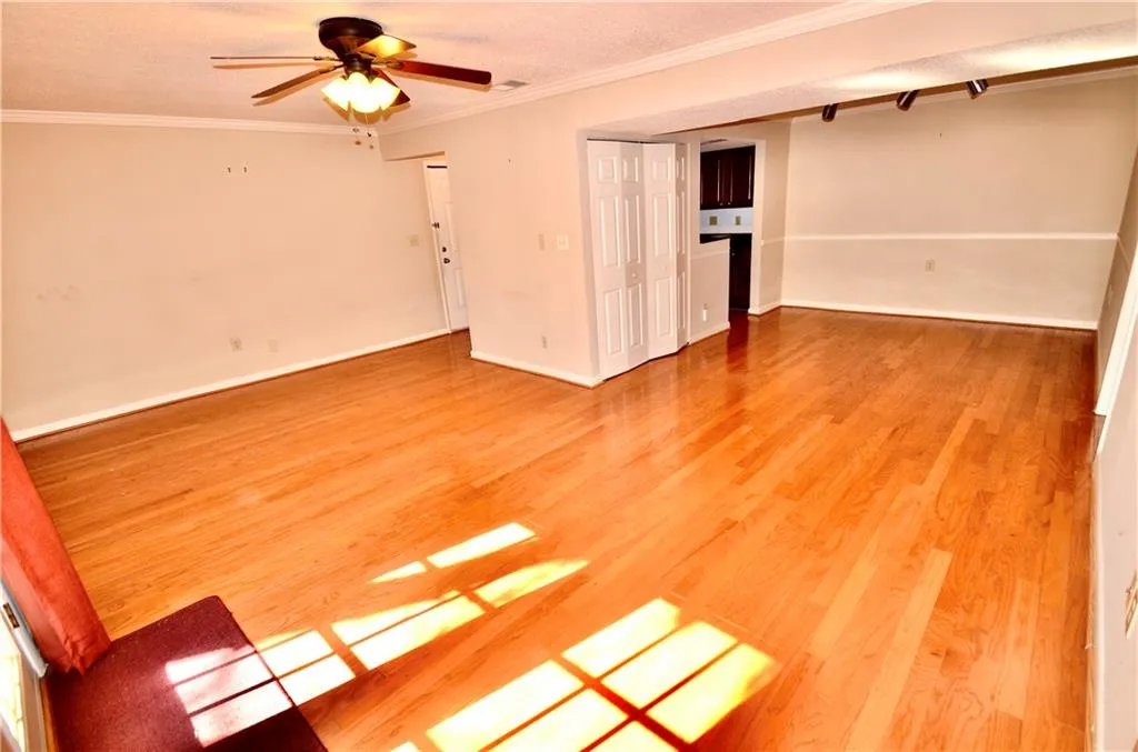 6900 Roswell Road Unit Q27, Atlanta, Georgia 30328, 2 Bedrooms Bedrooms, ,2 BathroomsBathrooms,Residential,Sold,6900 Roswell Road Unit Q27,6662707