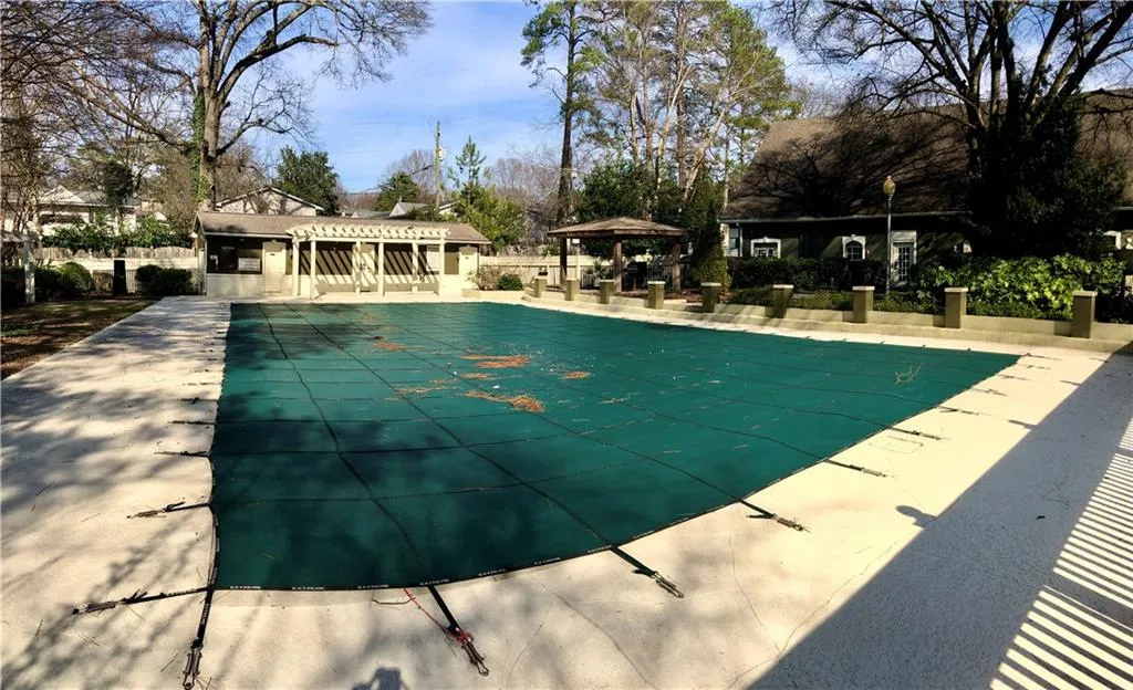 6900 Roswell Road Unit Q27, Atlanta, Georgia 30328, 2 Bedrooms Bedrooms, ,2 BathroomsBathrooms,Residential,Sold,6900 Roswell Road Unit Q27,6662707