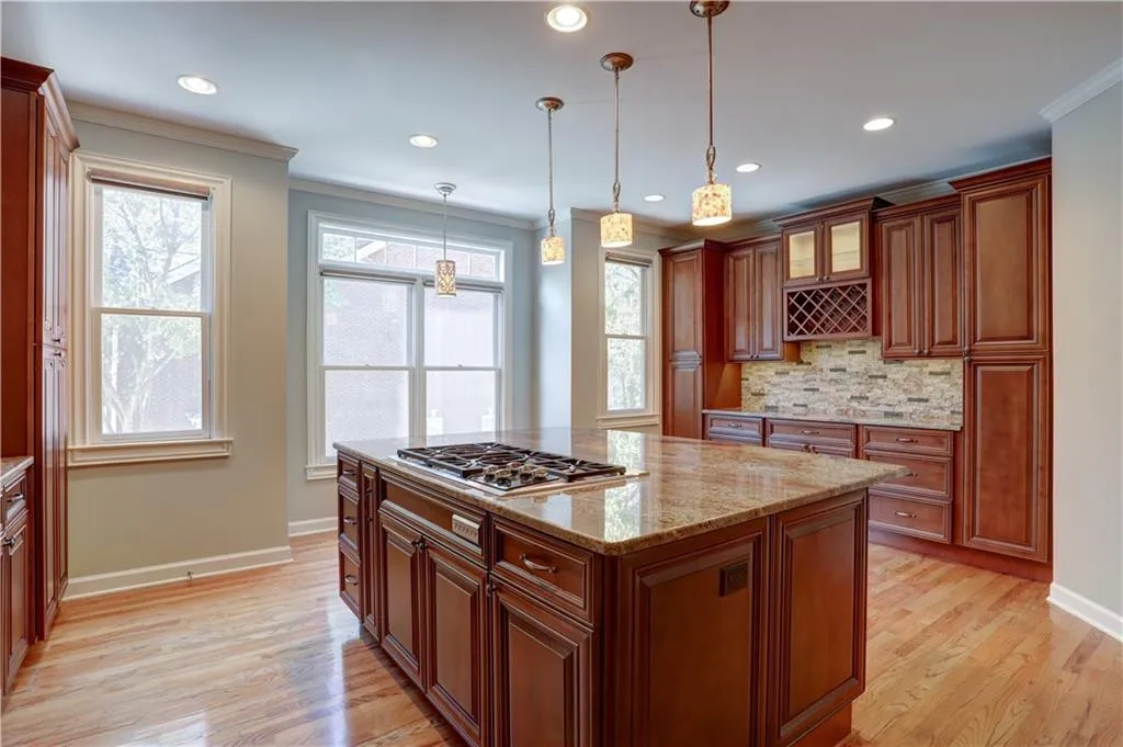 11 Carrington Way, Atlanta, Georgia 30328, 3 Bedrooms Bedrooms, ,3 BathroomsBathrooms,Residential,Sold,11 Carrington Way,6643851