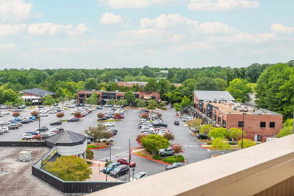 6060 City Walk Lane Unit 403, Sandy Springs, Georgia 30328, 3 Bedrooms Bedrooms, ,3 BathroomsBathrooms,Residential,Sold,6060 City Walk Lane Unit 403,7254965