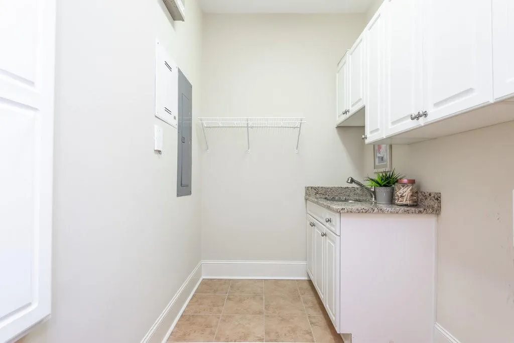 6060 City Walk Lane Unit 403, Sandy Springs, Georgia 30328, 3 Bedrooms Bedrooms, ,3 BathroomsBathrooms,Residential,Sold,6060 City Walk Lane Unit 403,7254965