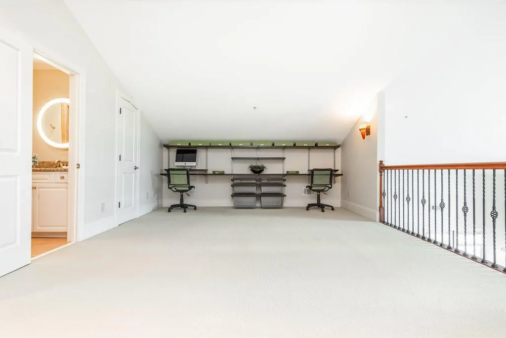 6060 City Walk Lane Unit 403, Sandy Springs, Georgia 30328, 3 Bedrooms Bedrooms, ,3 BathroomsBathrooms,Residential,Sold,6060 City Walk Lane Unit 403,7254965