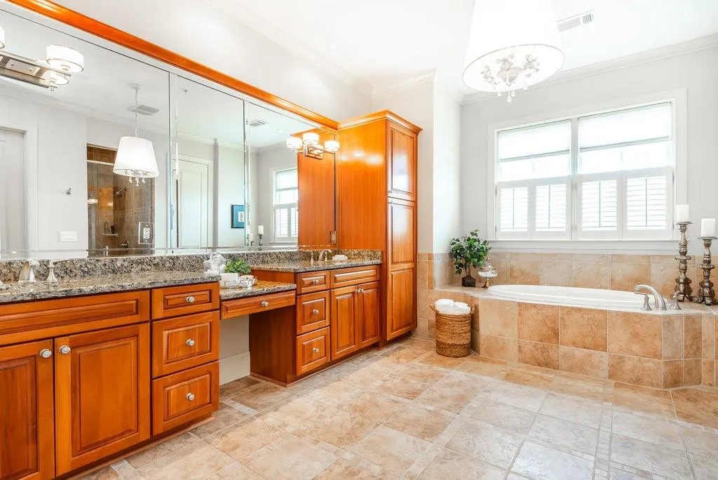 6060 City Walk Lane Unit 403, Sandy Springs, Georgia 30328, 3 Bedrooms Bedrooms, ,3 BathroomsBathrooms,Residential,Sold,6060 City Walk Lane Unit 403,7254965