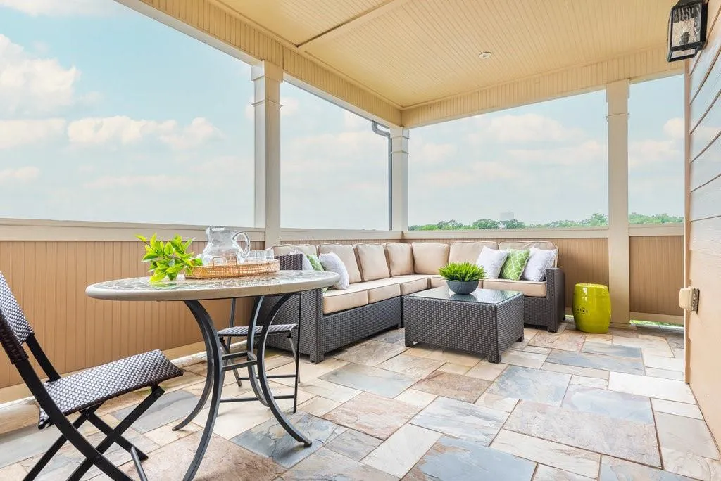 6060 City Walk Lane Unit 403, Sandy Springs, Georgia 30328, 3 Bedrooms Bedrooms, ,3 BathroomsBathrooms,Residential,Sold,6060 City Walk Lane Unit 403,7254965