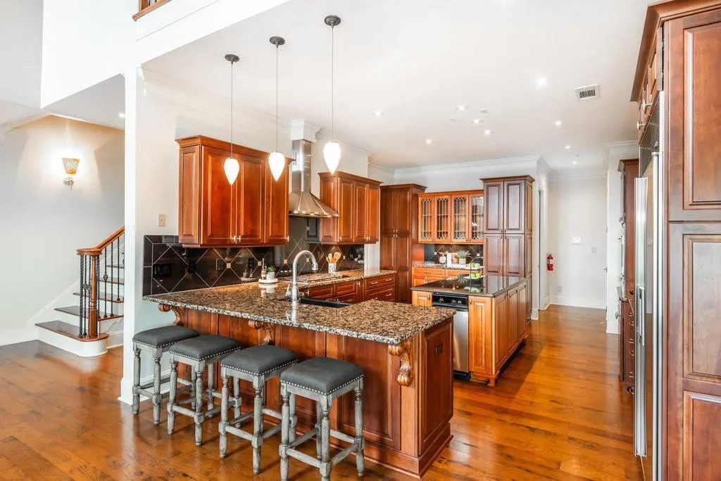 6060 City Walk Lane Unit 403, Sandy Springs, Georgia 30328, 3 Bedrooms Bedrooms, ,3 BathroomsBathrooms,Residential,Sold,6060 City Walk Lane Unit 403,7254965