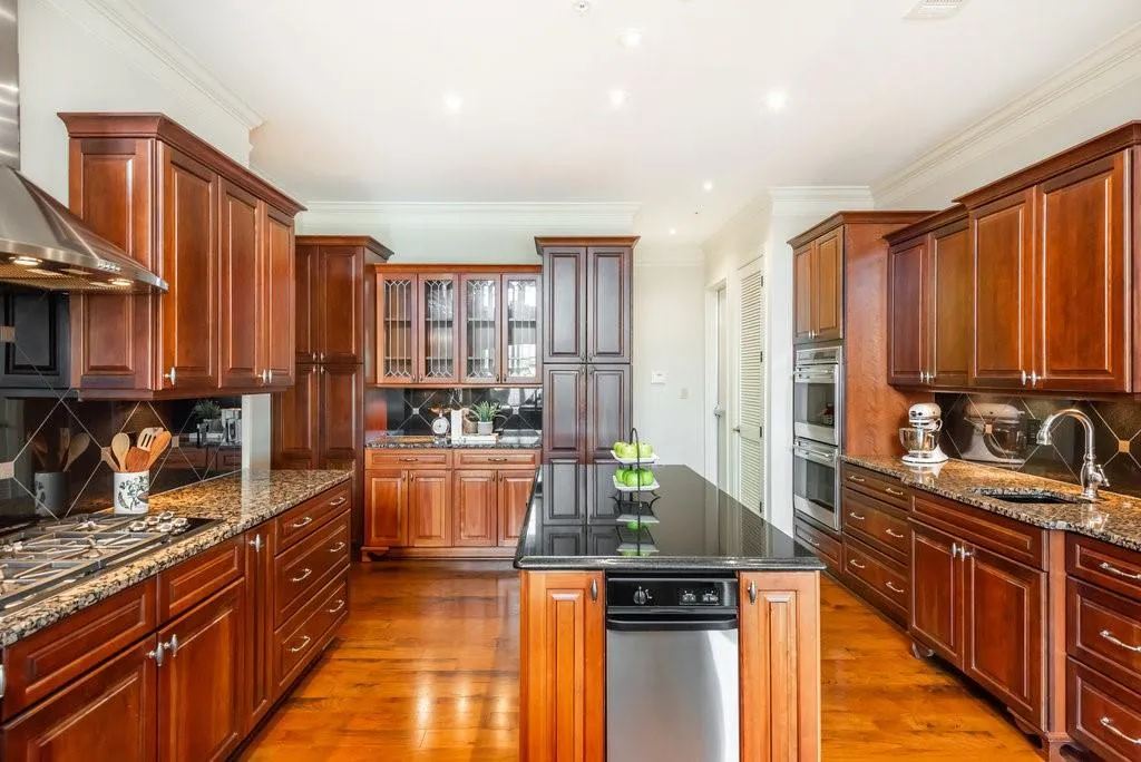 6060 City Walk Lane Unit 403, Sandy Springs, Georgia 30328, 3 Bedrooms Bedrooms, ,3 BathroomsBathrooms,Residential,Sold,6060 City Walk Lane Unit 403,7254965