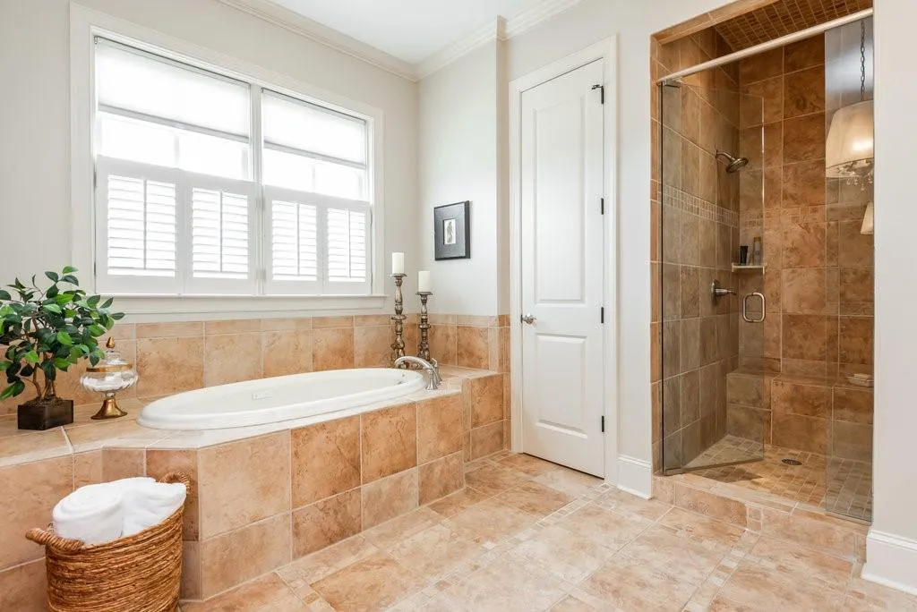 6060 City Walk Lane Unit 403, Sandy Springs, Georgia 30328, 3 Bedrooms Bedrooms, ,3 BathroomsBathrooms,Residential,Sold,6060 City Walk Lane Unit 403,7254965