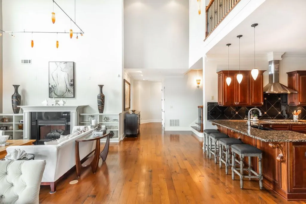 6060 City Walk Lane Unit 403, Sandy Springs, Georgia 30328, 3 Bedrooms Bedrooms, ,3 BathroomsBathrooms,Residential,Sold,6060 City Walk Lane Unit 403,7254965