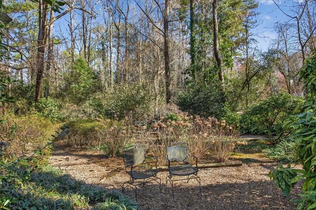 561 Bridgewater Drive, Atlanta, Georgia 30328, 4 Bedrooms Bedrooms, ,2 BathroomsBathrooms,Residential,For Sale,561 Bridgewater Drive,7705936