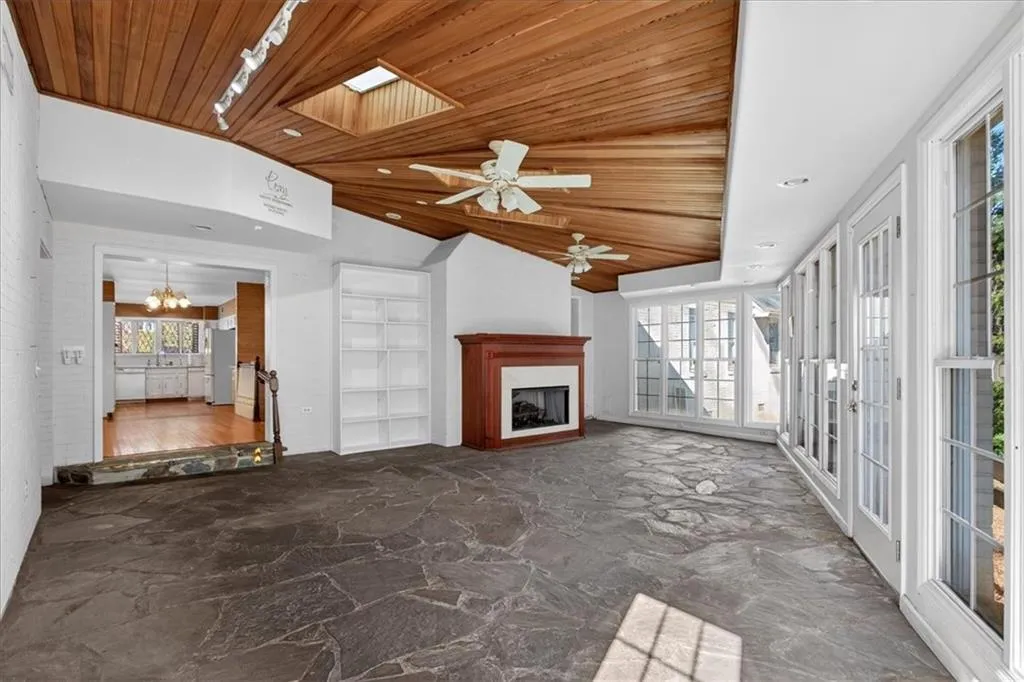 561 Bridgewater Drive, Atlanta, Georgia 30328, 4 Bedrooms Bedrooms, ,2 BathroomsBathrooms,Residential,For Sale,561 Bridgewater Drive,7705936
