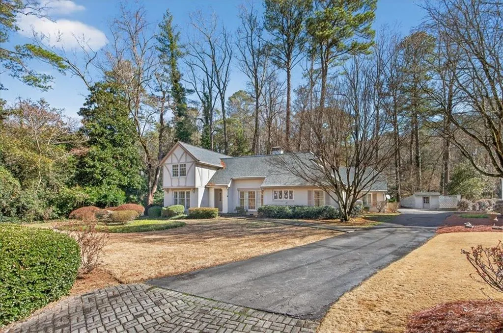 561 Bridgewater Drive, Atlanta, Georgia 30328, 4 Bedrooms Bedrooms, ,2 BathroomsBathrooms,Residential,For Sale,561 Bridgewater Drive,7705936