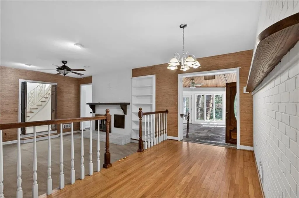 561 Bridgewater Drive, Atlanta, Georgia 30328, 4 Bedrooms Bedrooms, ,2 BathroomsBathrooms,Residential,For Sale,561 Bridgewater Drive,7705936
