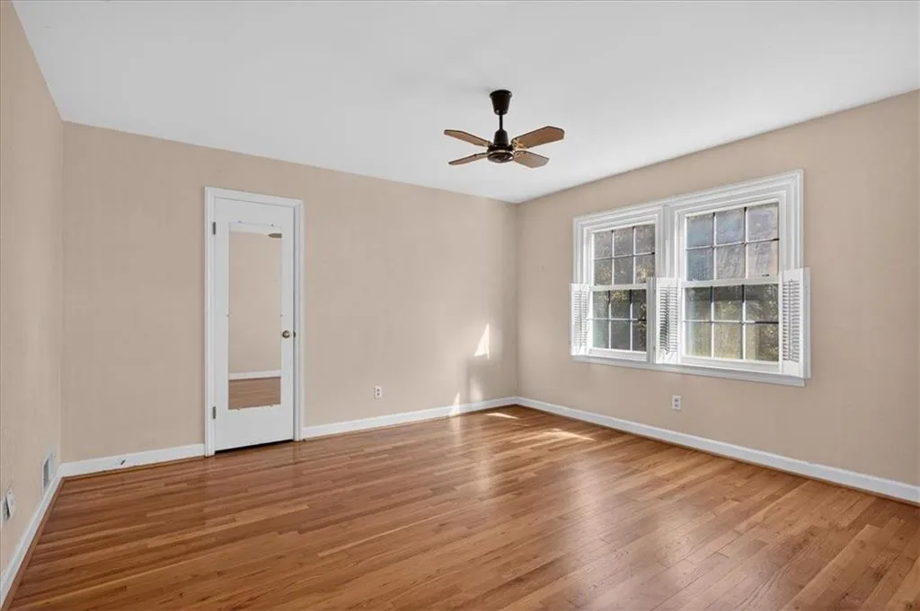 561 Bridgewater Drive, Atlanta, Georgia 30328, 4 Bedrooms Bedrooms, ,2 BathroomsBathrooms,Residential,For Sale,561 Bridgewater Drive,7705936