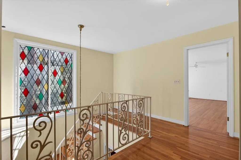 561 Bridgewater Drive, Atlanta, Georgia 30328, 4 Bedrooms Bedrooms, ,2 BathroomsBathrooms,Residential,For Sale,561 Bridgewater Drive,7705936