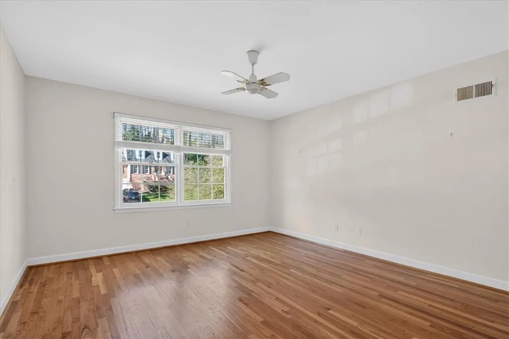 561 Bridgewater Drive, Atlanta, Georgia 30328, 4 Bedrooms Bedrooms, ,2 BathroomsBathrooms,Residential,For Sale,561 Bridgewater Drive,7705936