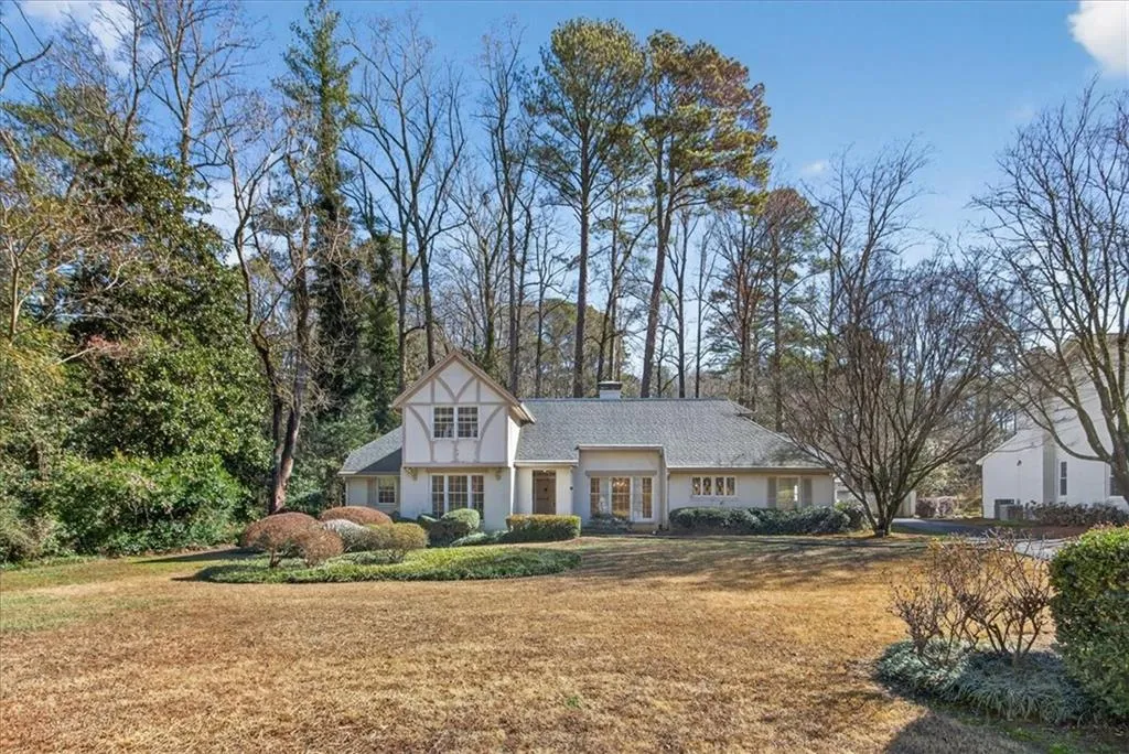 561 Bridgewater Drive, Atlanta, Georgia 30328, 4 Bedrooms Bedrooms, ,2 BathroomsBathrooms,Residential,For Sale,561 Bridgewater Drive,7705936