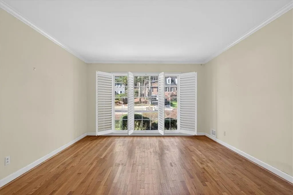 561 Bridgewater Drive, Atlanta, Georgia 30328, 4 Bedrooms Bedrooms, ,2 BathroomsBathrooms,Residential,For Sale,561 Bridgewater Drive,7705936