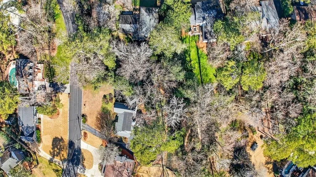 561 Bridgewater Drive, Atlanta, Georgia 30328, 4 Bedrooms Bedrooms, ,2 BathroomsBathrooms,Residential,For Sale,561 Bridgewater Drive,7705936