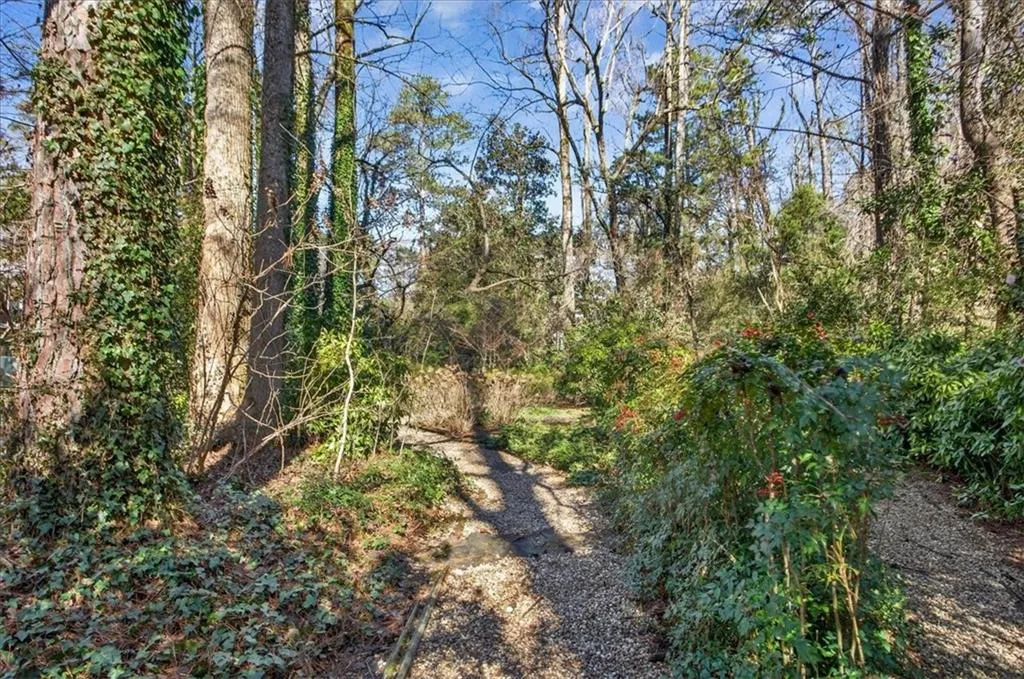 561 Bridgewater Drive, Atlanta, Georgia 30328, 4 Bedrooms Bedrooms, ,2 BathroomsBathrooms,Residential,For Sale,561 Bridgewater Drive,7705936