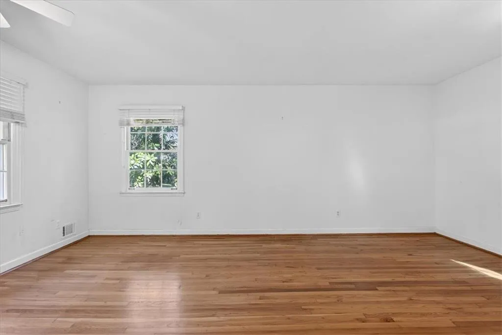 561 Bridgewater Drive, Atlanta, Georgia 30328, 4 Bedrooms Bedrooms, ,2 BathroomsBathrooms,Residential,For Sale,561 Bridgewater Drive,7705936