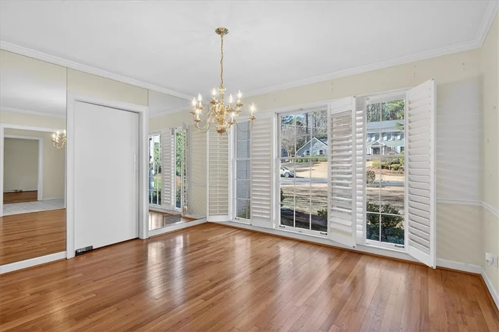 561 Bridgewater Drive, Atlanta, Georgia 30328, 4 Bedrooms Bedrooms, ,2 BathroomsBathrooms,Residential,For Sale,561 Bridgewater Drive,7705936