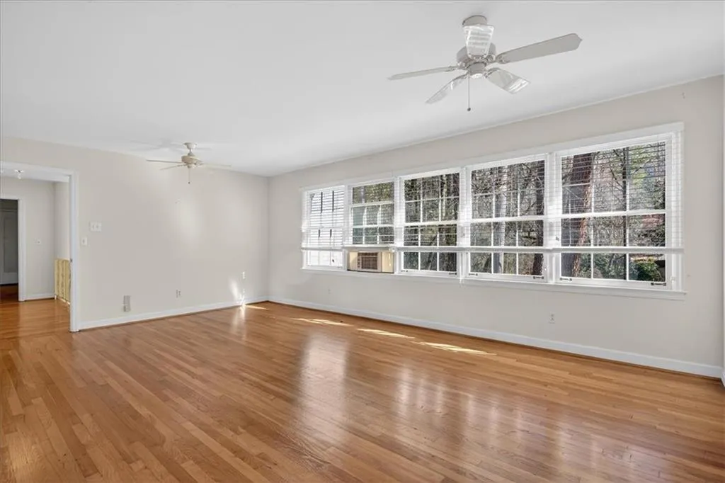 561 Bridgewater Drive, Atlanta, Georgia 30328, 4 Bedrooms Bedrooms, ,2 BathroomsBathrooms,Residential,For Sale,561 Bridgewater Drive,7705936