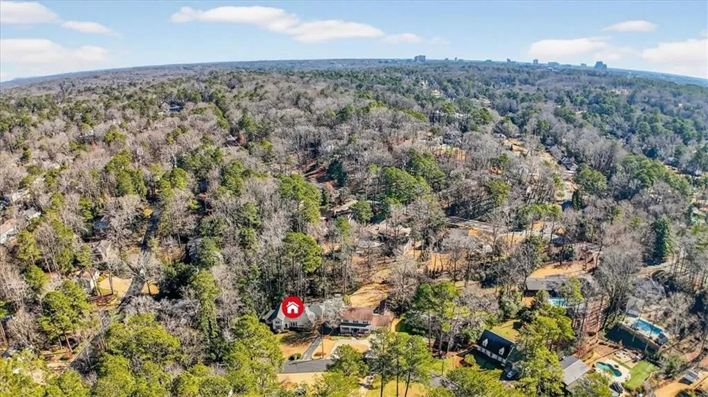 561 Bridgewater Drive, Atlanta, Georgia 30328, 4 Bedrooms Bedrooms, ,2 BathroomsBathrooms,Residential,For Sale,561 Bridgewater Drive,7705936