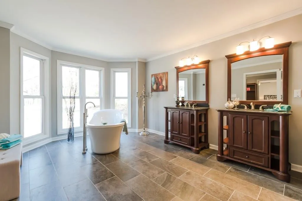 240 River Springs Drive, Sandy Springs, Georgia 30328, 5 Bedrooms Bedrooms, ,4 BathroomsBathrooms,Residential,Sold,240 River Springs Drive,5758275