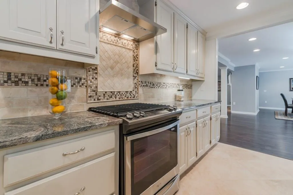 240 River Springs Drive, Sandy Springs, Georgia 30328, 5 Bedrooms Bedrooms, ,4 BathroomsBathrooms,Residential,Sold,240 River Springs Drive,5758275