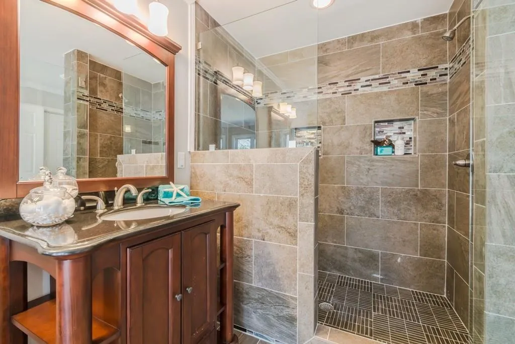 240 River Springs Drive, Sandy Springs, Georgia 30328, 5 Bedrooms Bedrooms, ,4 BathroomsBathrooms,Residential,Sold,240 River Springs Drive,5758275