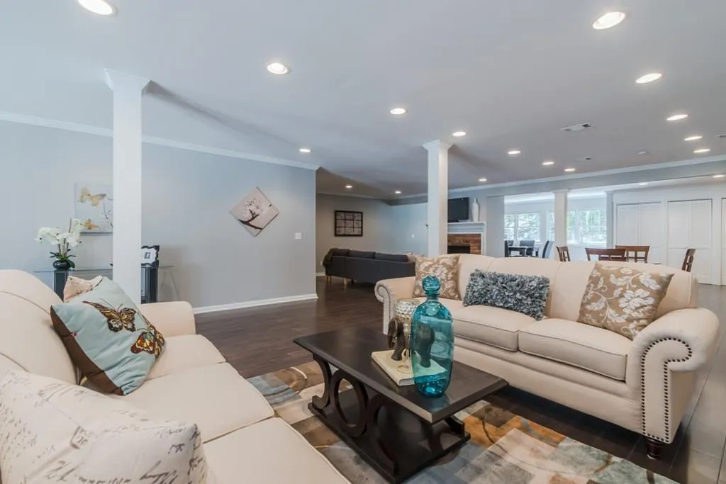 240 River Springs Drive, Sandy Springs, Georgia 30328, 5 Bedrooms Bedrooms, ,4 BathroomsBathrooms,Residential,Sold,240 River Springs Drive,5758275