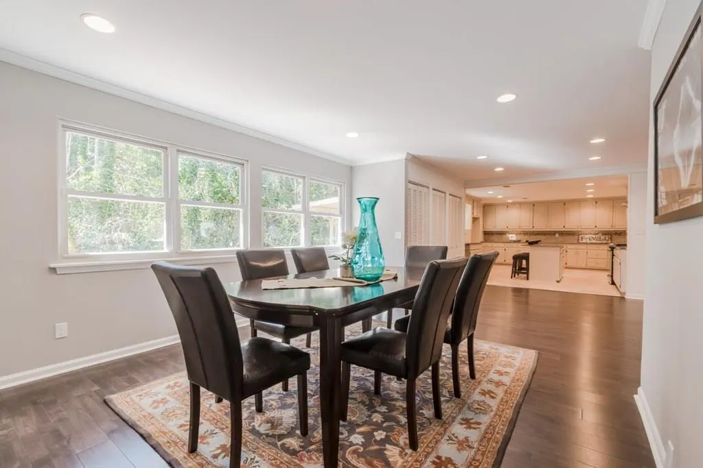 240 River Springs Drive, Sandy Springs, Georgia 30328, 5 Bedrooms Bedrooms, ,4 BathroomsBathrooms,Residential,Sold,240 River Springs Drive,5758275