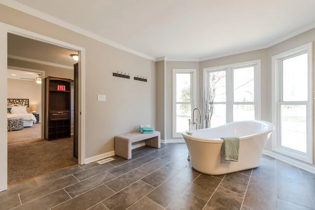 240 River Springs Drive, Sandy Springs, Georgia 30328, 5 Bedrooms Bedrooms, ,4 BathroomsBathrooms,Residential,Sold,240 River Springs Drive,5758275