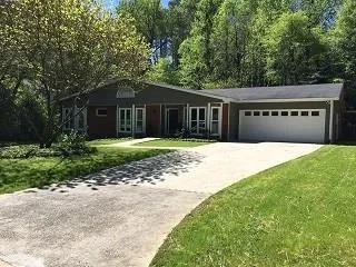 240 River Springs Drive, Sandy Springs, Georgia 30328, 5 Bedrooms Bedrooms, ,4 BathroomsBathrooms,Residential,Sold,240 River Springs Drive,5758275