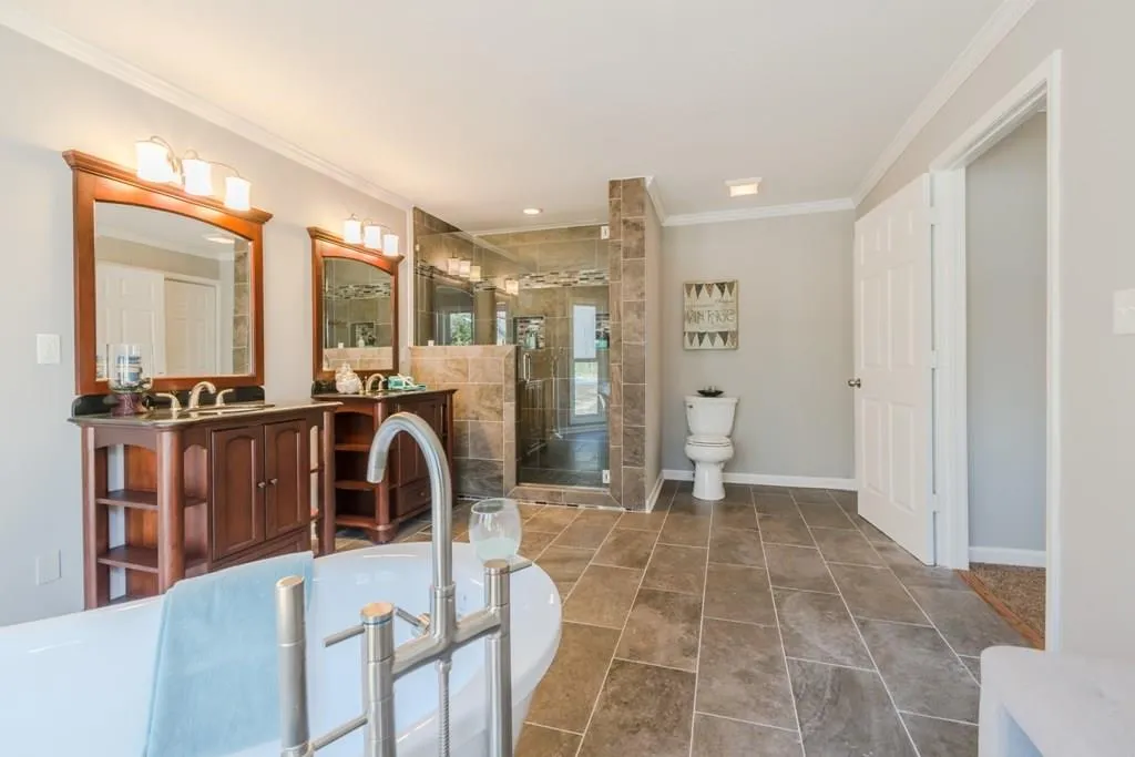 240 River Springs Drive, Sandy Springs, Georgia 30328, 5 Bedrooms Bedrooms, ,4 BathroomsBathrooms,Residential,Sold,240 River Springs Drive,5758275