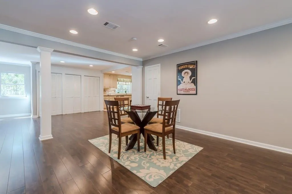 240 River Springs Drive, Sandy Springs, Georgia 30328, 5 Bedrooms Bedrooms, ,4 BathroomsBathrooms,Residential,Sold,240 River Springs Drive,5758275