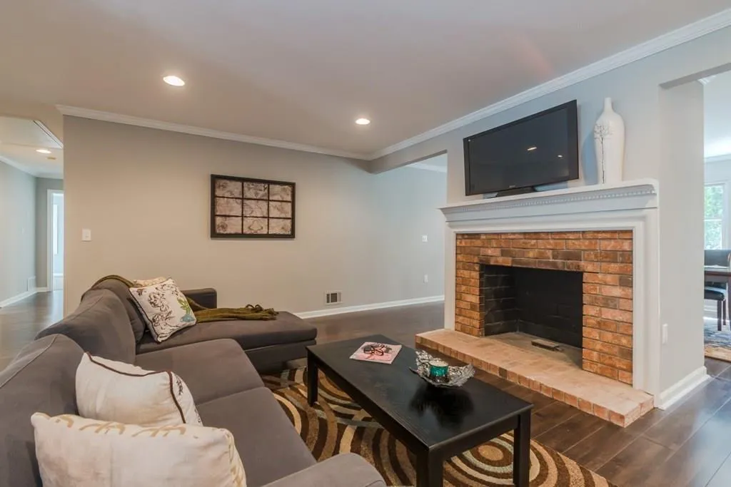 240 River Springs Drive, Sandy Springs, Georgia 30328, 5 Bedrooms Bedrooms, ,4 BathroomsBathrooms,Residential,Sold,240 River Springs Drive,5758275