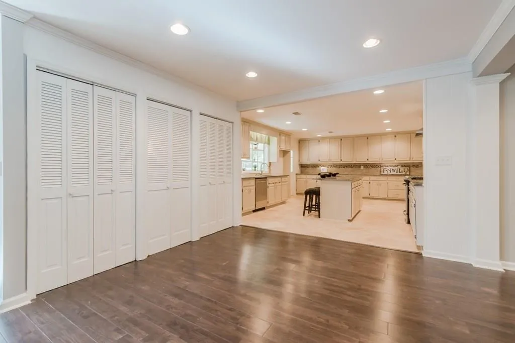 240 River Springs Drive, Sandy Springs, Georgia 30328, 5 Bedrooms Bedrooms, ,4 BathroomsBathrooms,Residential,Sold,240 River Springs Drive,5758275