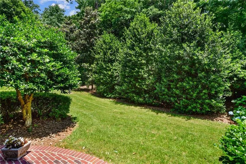 325 Enclave Circle, Sandy Springs, Georgia 30342, 5 Bedrooms Bedrooms, ,4 BathroomsBathrooms,Residential,Sold,325 Enclave Circle,6940905