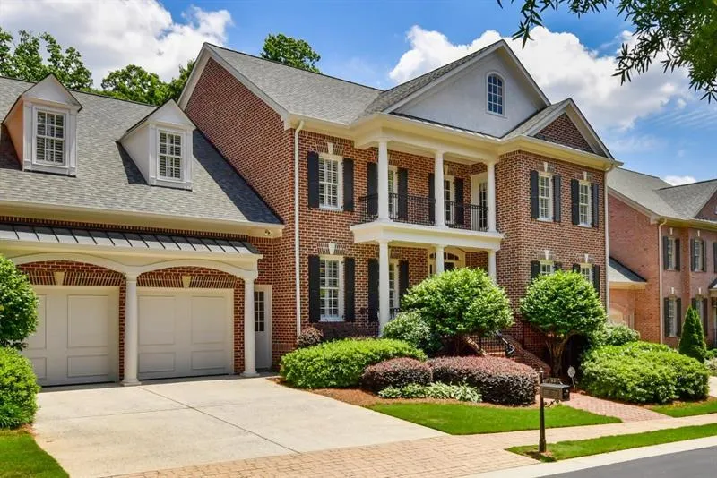 325 Enclave Circle, Sandy Springs, Georgia 30342, 5 Bedrooms Bedrooms, ,4 BathroomsBathrooms,Residential,Sold,325 Enclave Circle,6940905
