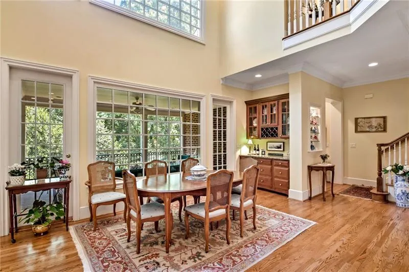 325 Enclave Circle, Sandy Springs, Georgia 30342, 5 Bedrooms Bedrooms, ,4 BathroomsBathrooms,Residential,Sold,325 Enclave Circle,6940905